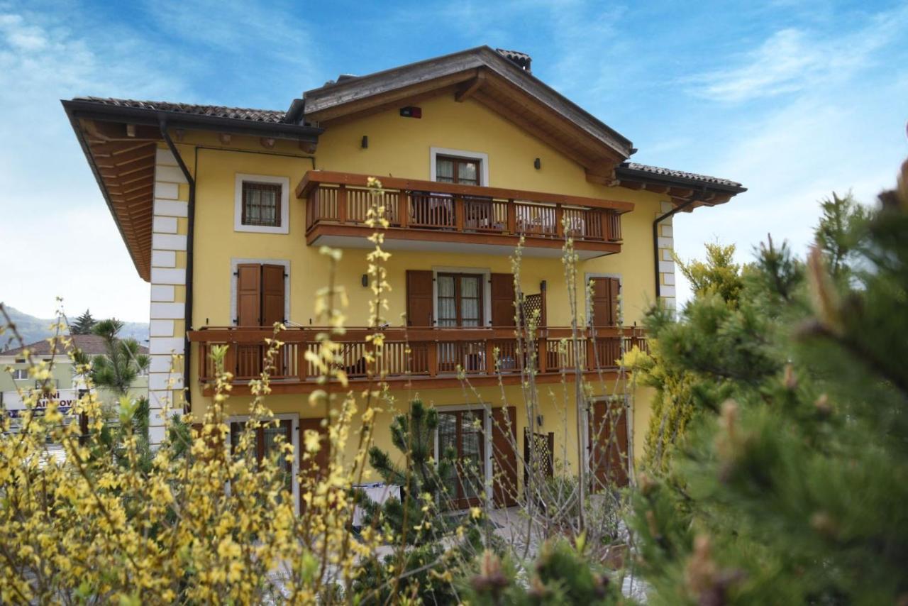 Rainbow Aparthotel Rovereto  Luaran gambar